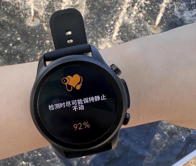 智能手表测血压准不准？拆解6款，华为dido小米谁更稳？第3款惊了
