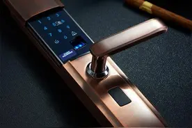 曾红极一时的指纹锁，为何跌下神坛了？看完这几个缺点就不奇怪了图片