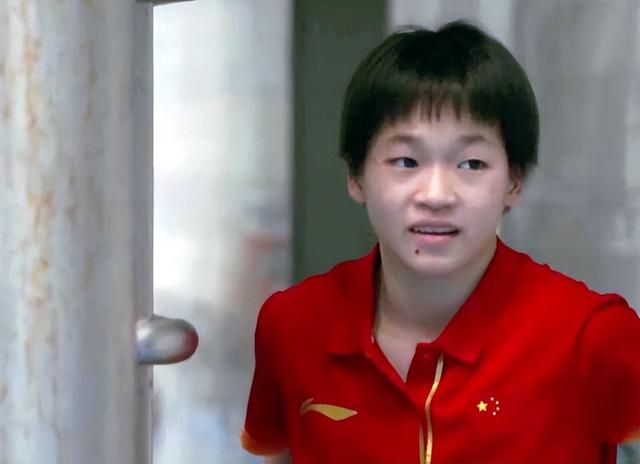 直到王伟莹坦白全红婵退出个人赛原因，才懂樊振东那番话真没说错