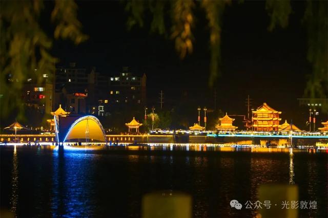 敦煌党河风情线绝美秋色引客来（之一）