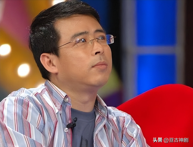 那个曾扬言让中国给全世界道歉，惨遭央视开除的阿丘，如今怎样了