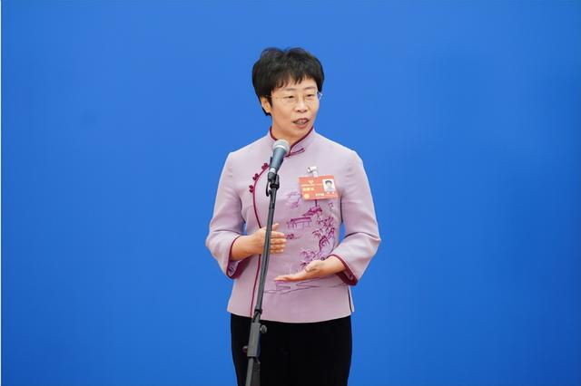 北大才女蒙曼50岁仍未婚，被问最想嫁给谁，她的回答却出人意料