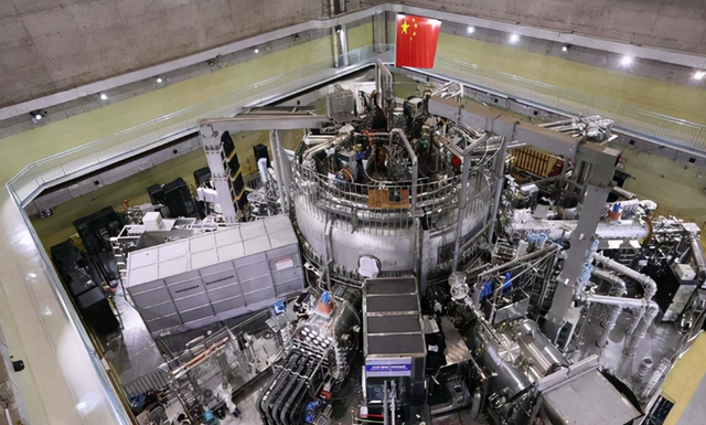 张召忠：美国就算一动不动，中国20年也追不上	，中美差距那么大？