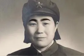 我们的母亲是军人图片
