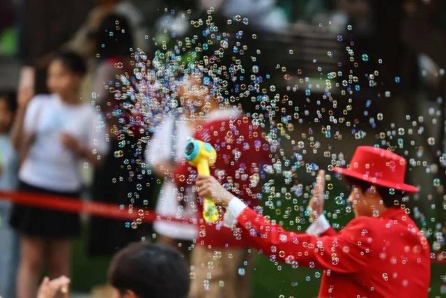 新民大街太火爆了！长春很多人都去了！今天咱也必须去！