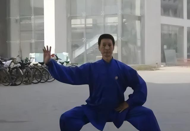 太极拳大师都严守的秘密：立身中正，远离歪斜姿势的修炼真谛