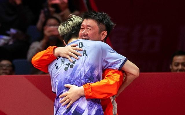 2-0夺冠！中国队终于赢了，10年，等了整整10年，这一刻等得太久