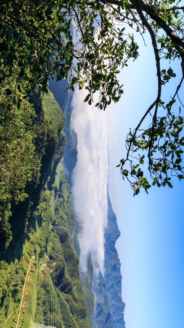 天地间的水墨长卷
