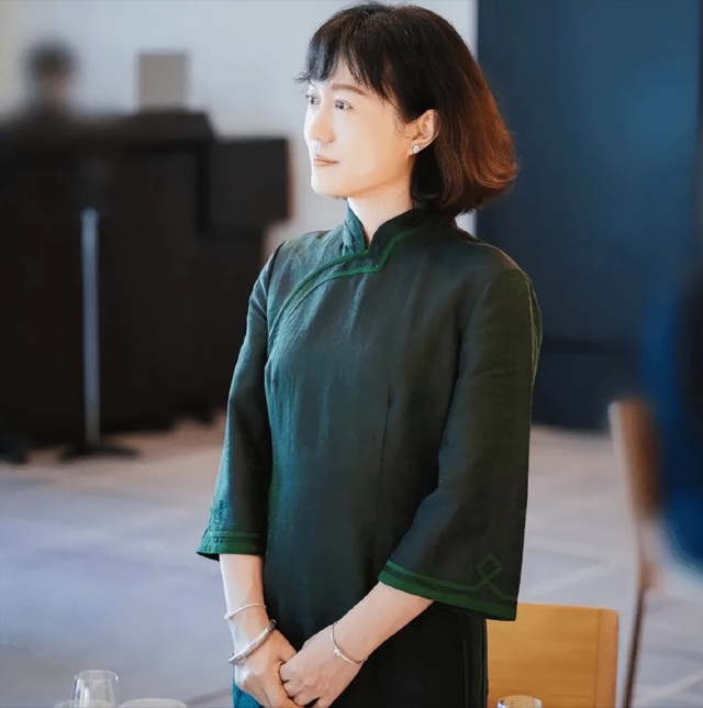 18年，杨振宁儿女从美国来看望父亲与翁帆	，一家人在三峡其乐融融