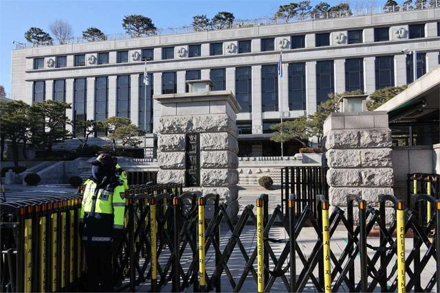 笑死！韩国网民问：首尔举行反华游行，为什么中国人没有感到紧张