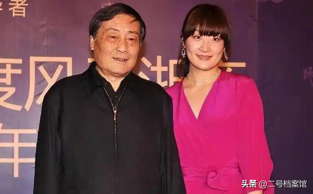 看了原配施幼珍的格局，才明白宗庆后去世后，宗馥莉为何能翻盘