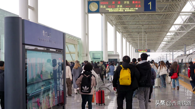 总统点赞的地方，10分钟间隔发车