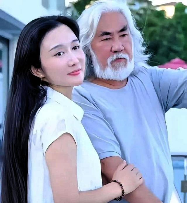 74岁张纪中被妻子嫌弃了！杜星霖吐槽：什么都玩不了，还没有情趣