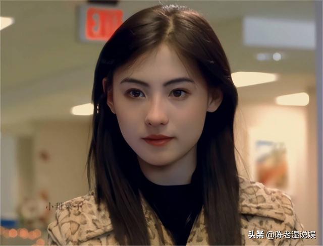 谢霆锋也没想到，张柏芝会因阅兵当天的特殊举动，实现口碑暴增