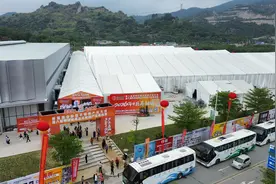 潮安彩塘不锈钢产业大会启幕：以“前展后厂”模式打造千亿级产业集群——首届产业大会释放高质量发展强音图片