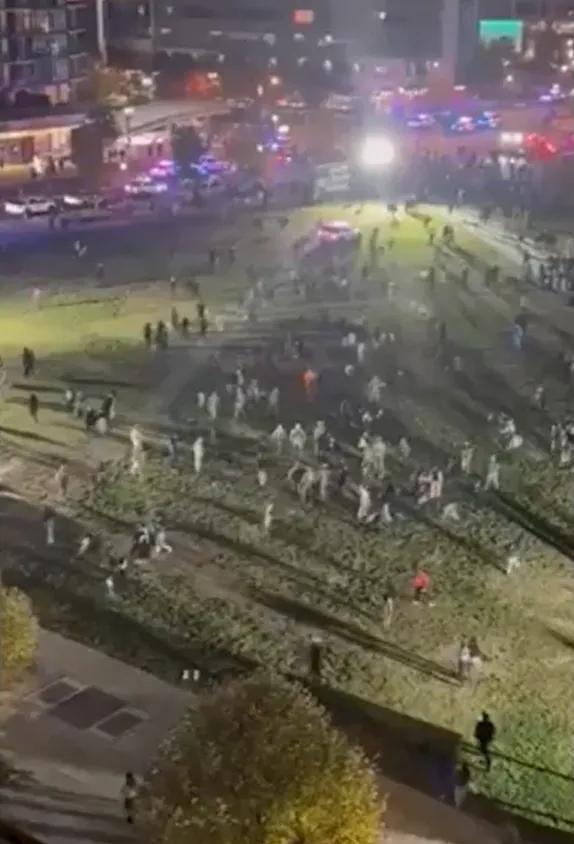 华盛顿万圣节出乱子!上百个未成年聚众斗殴,紧急宵禁,家长狂喜