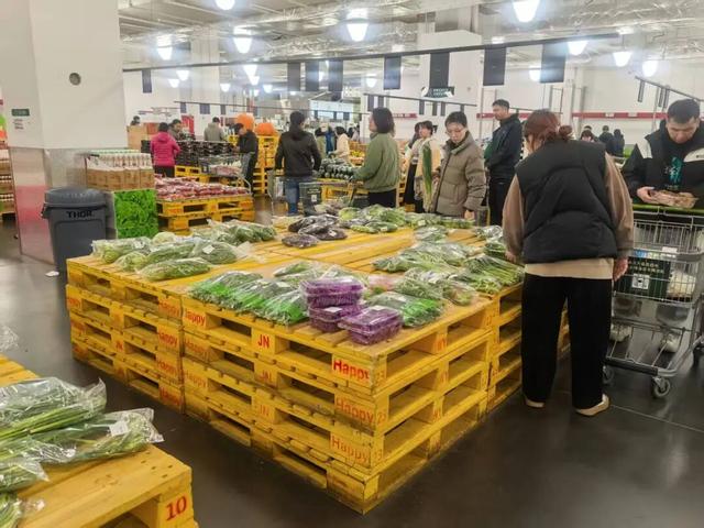 实探开心农场A会员店：低配的山姆、高配的乐尔乐和农贸集市