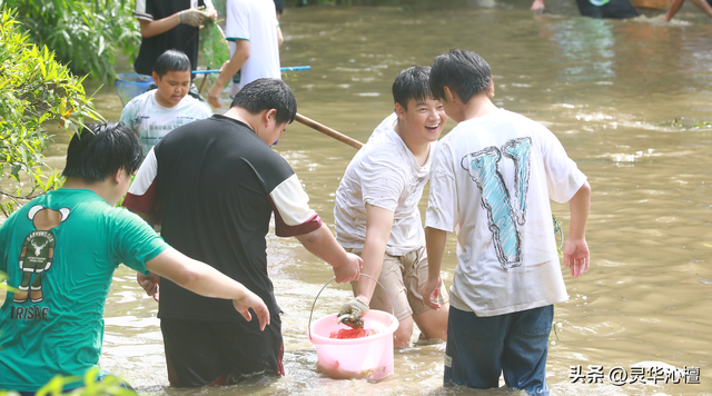 “畅游诗画云舍·共赴山海之约”江口云舍清凉狂欢嘉年华活动举行