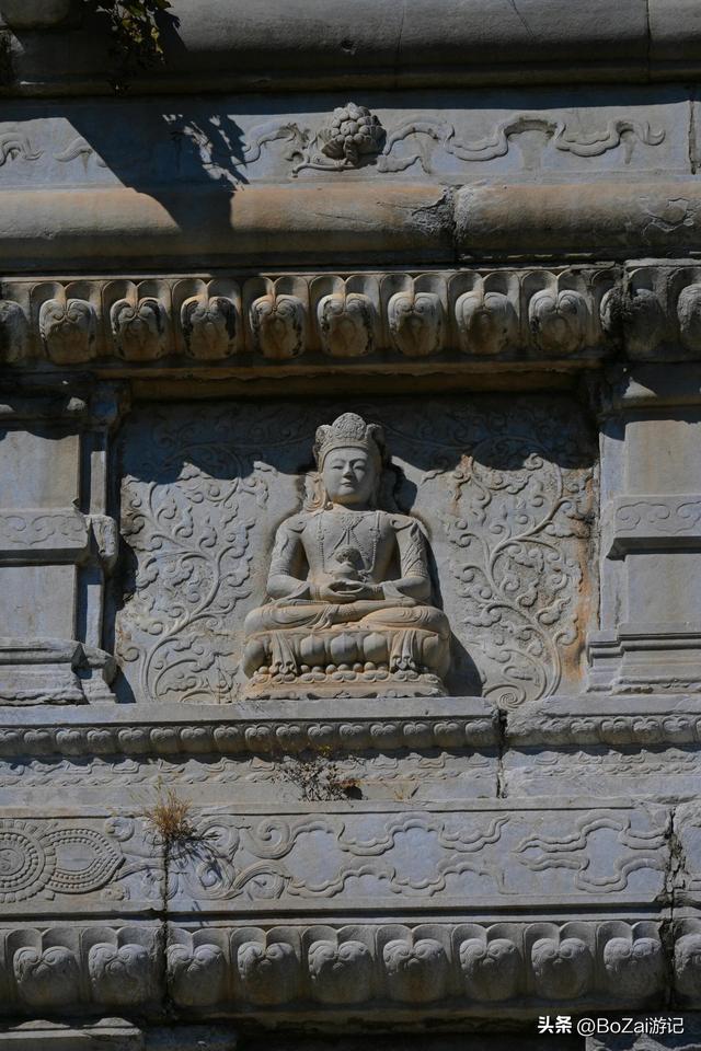 逛十次香山才发现，碧云寺藏金刚塔，机位超绝