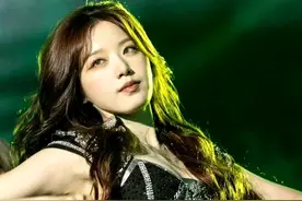 《叶舒华Water直拍火了，网友：这谁顶得住啊？！🤣》图片