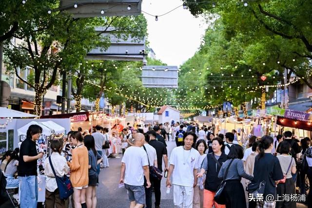 大学路挤爆了！连嗨8天的限时“大书房”，千万别错过！