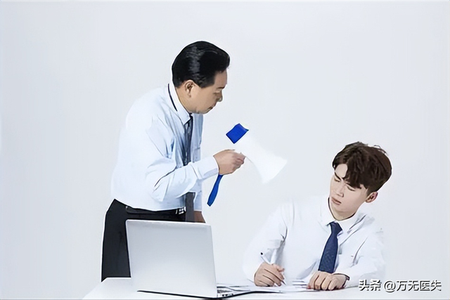 六旬大爷超市脱衣后续：双方和解，超市道歉赔偿，网友仍不满