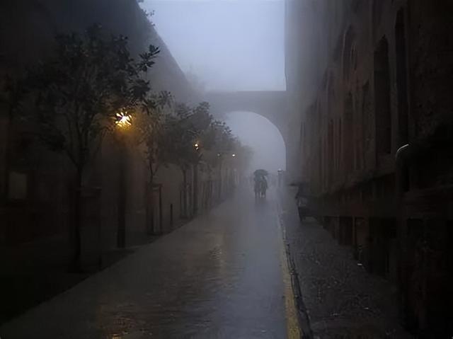 雷蒙德・卡佛笔下的生死瞬间：一块面包如何治愈破碎灵魂？