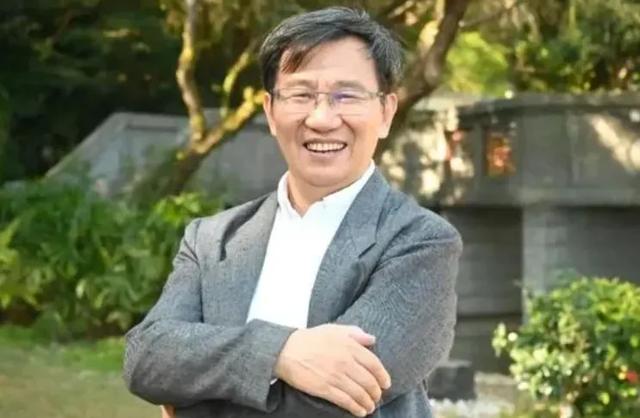 狂卖10亿的“没用”玩具,成了年轻人团建新宠