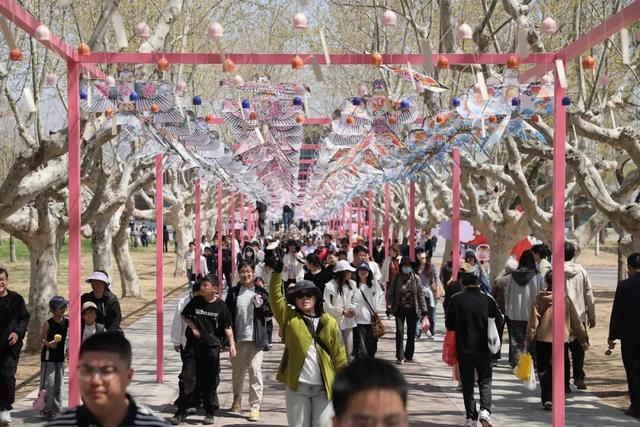 212.93万人次！入列十大热门城市！