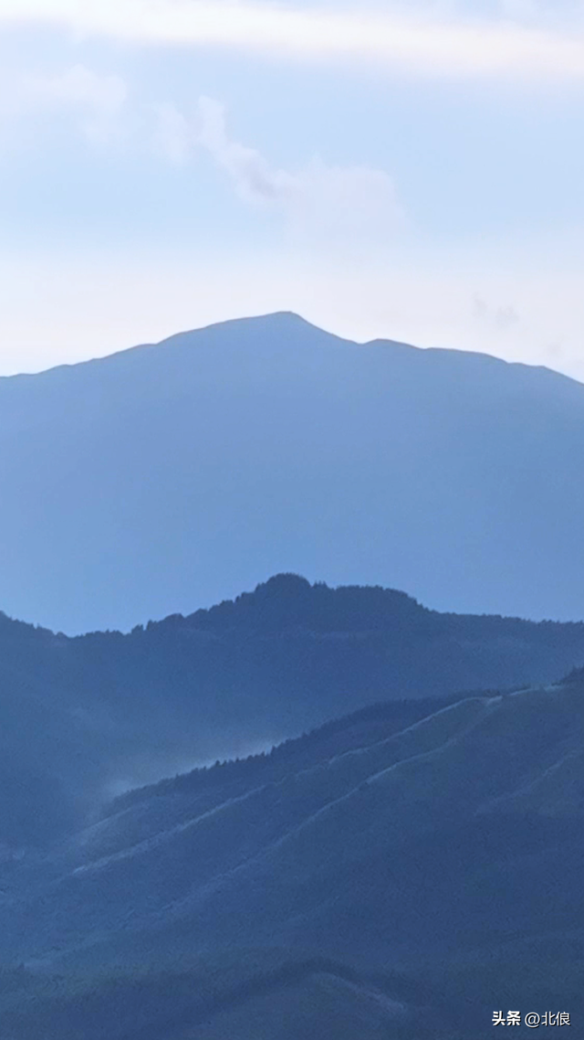 美丽的夕阳伴随欢乐的晚餐 露营桂林全州天湖二王山（1）