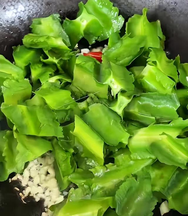 白露过后，要使劲吃这菜！一润燥!二清热、三亮眼睛，鲜嫩别错过