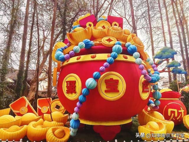 当整个南京都在追光，我在白鹭洲等一场灯与影的相逢