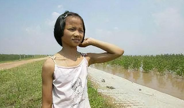 98年特大洪水，那个紧抱大树9小时的7岁女孩，如今已经当官了