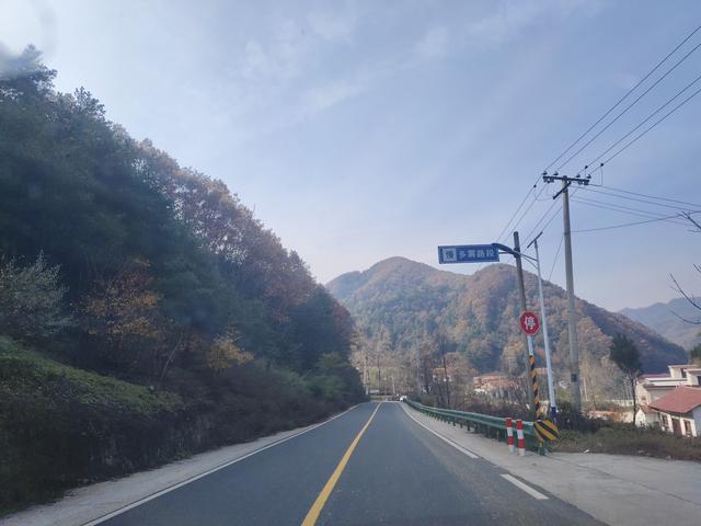 南行漫记：从卢氏走陕西S101红叶大道到南五台服务区露营