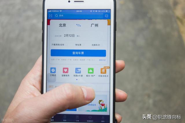 54岁独行侠的旅行秘籍，一个人吃饭逛街，到底有多爽？