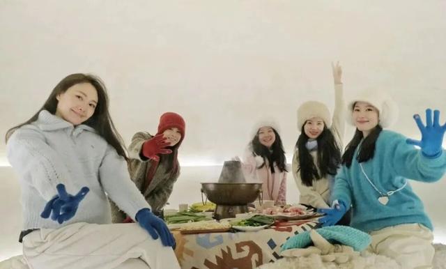 长白山霍比特雪屋村惊艳全网！推开窗，便是林海雪原