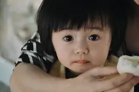 “有一个你不想要的孩子，是什么样的感觉？”图片