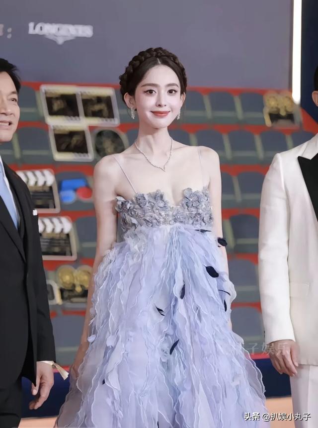 难怪郭富城忍不住合照！这女人风情万种，是个男人看了都五迷三道