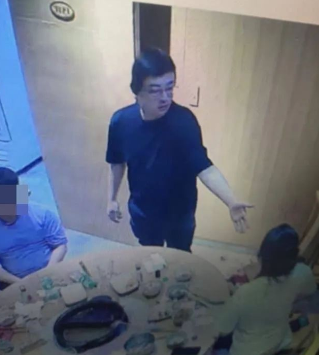 射杀中国男子、绑架中国男孩，落网后警方披露：他多次对华人下手