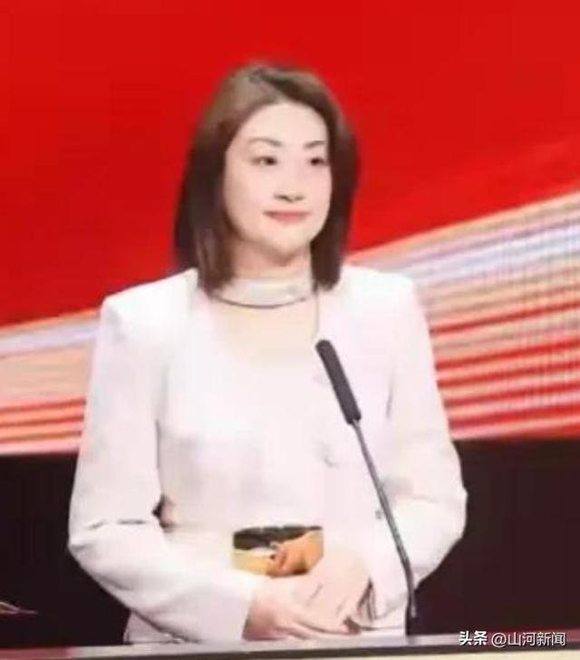 娃哈哈彻底改名	，一切都结束了！900亿品牌说丢就丢，她太多无奈