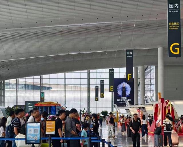 广州白云机场2025最新停车费多少钱一天