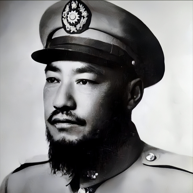 他逃往国外安享晚年，活埋了5000红军，如今国内竟还有人纪念他！