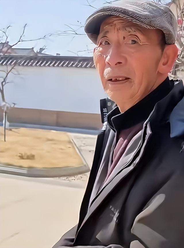 担心的事还是发生！刘强东发年货刚开始，老父亲就走上大衣哥老路