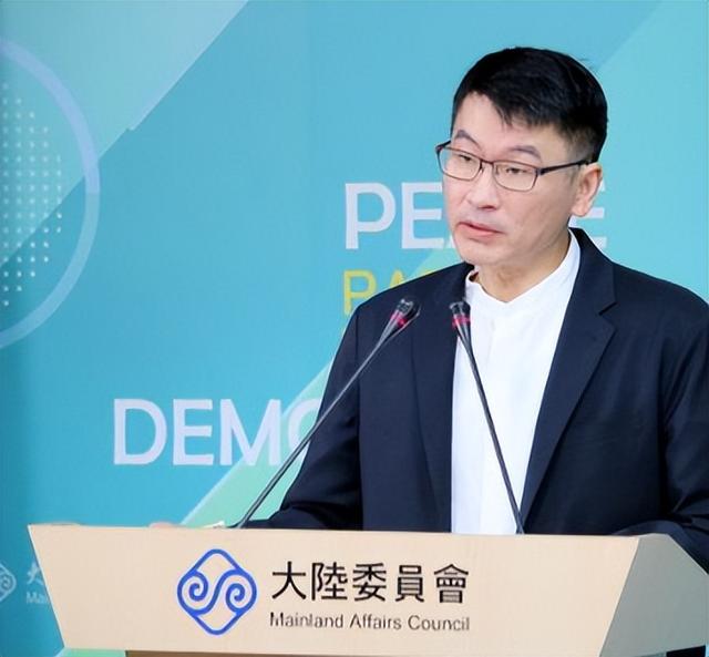 民进党下最后通牒：不许任何人出席93阅兵，国民党迎来天赐良机？