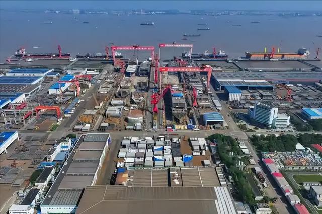 一觉醒来	，特朗普说法变了：没有取消中美会晤，将对中国加税100%