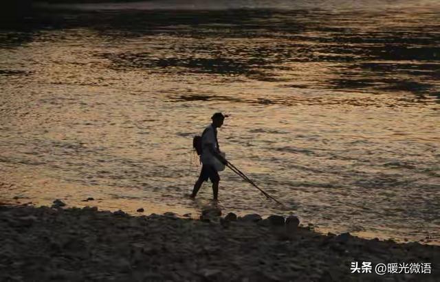 一个人熬到没有朋友，也没有微信红点、饭局邀约，反而值得恭喜