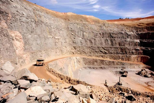 美国最急需的是什么？网友的回复亮了：不是中国稀土，是铥镭铑钼