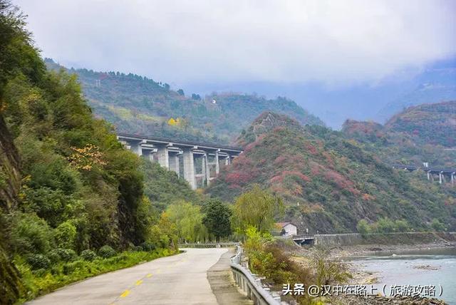 汉中出发沿嘉陵江跨省自驾,把秦巴深秋的美景装进车窗~图片