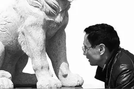 2003年，义犬以身试毒，救下30余人，树碑立传后：它凭啥入陵园？图片