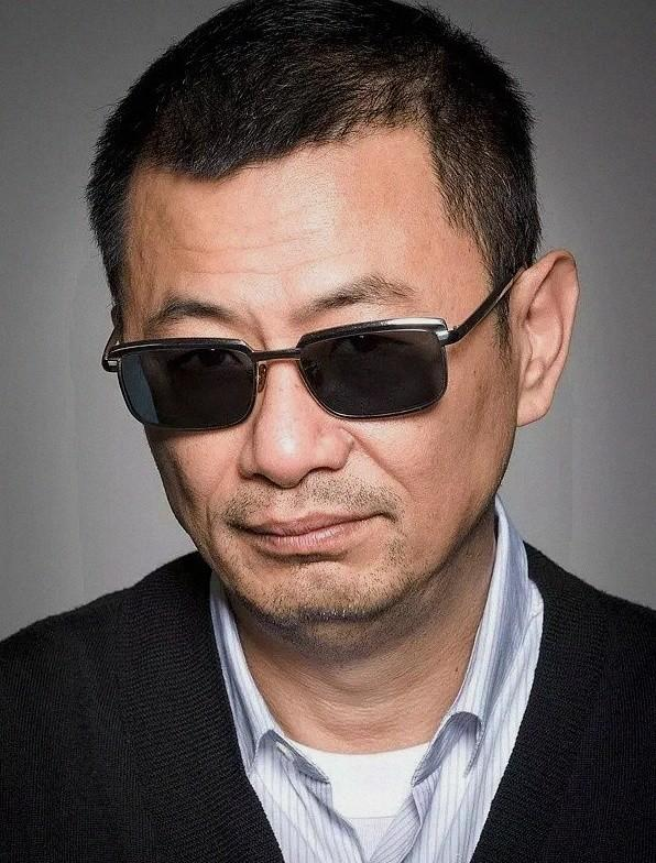 陪玩陪睡只是开胃菜！集体开嫖、舔手指、无法无天，阴暗面显露了